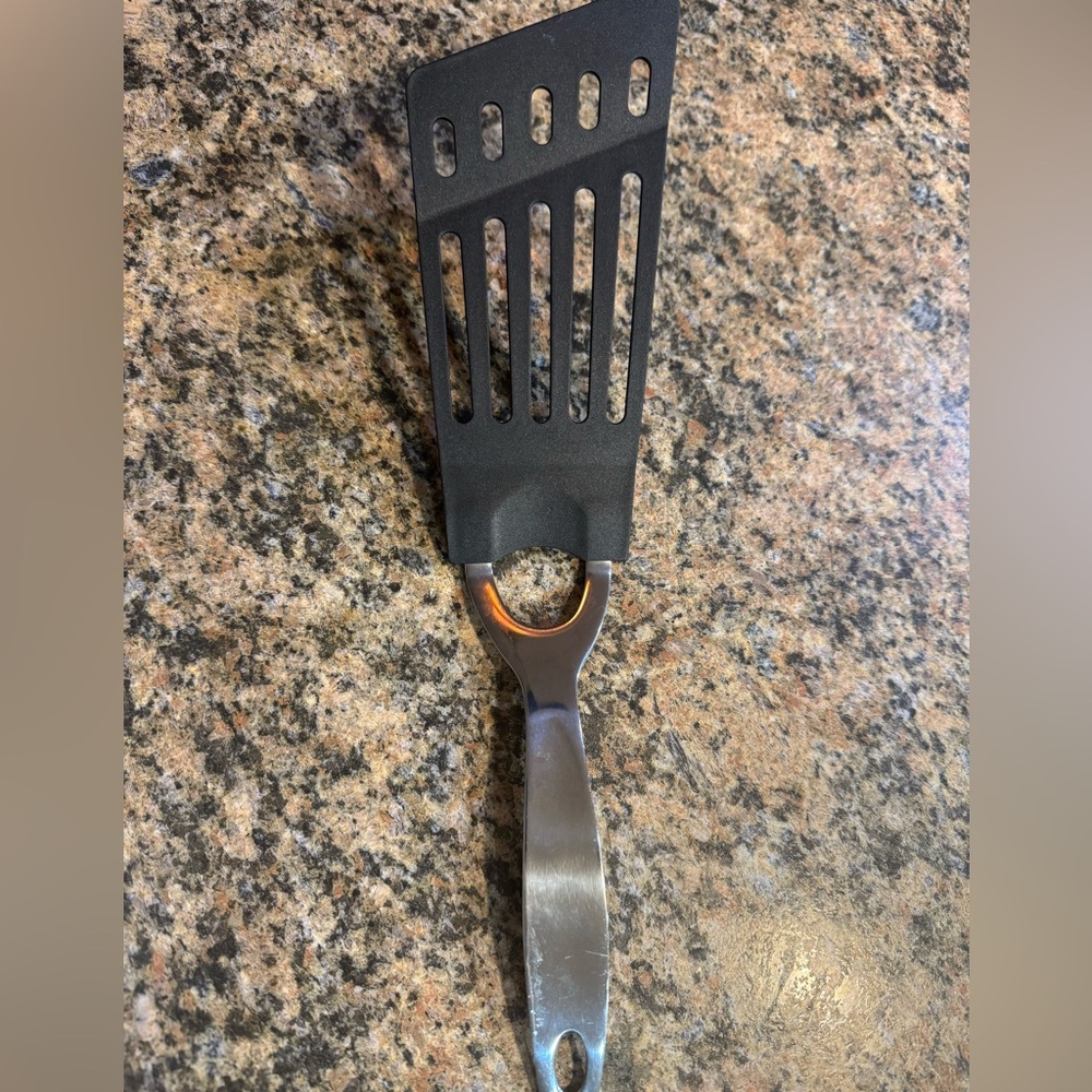 Oneida Stainless Nylon Long Flexible Turner Blade Slotted Angle Spatula utensil